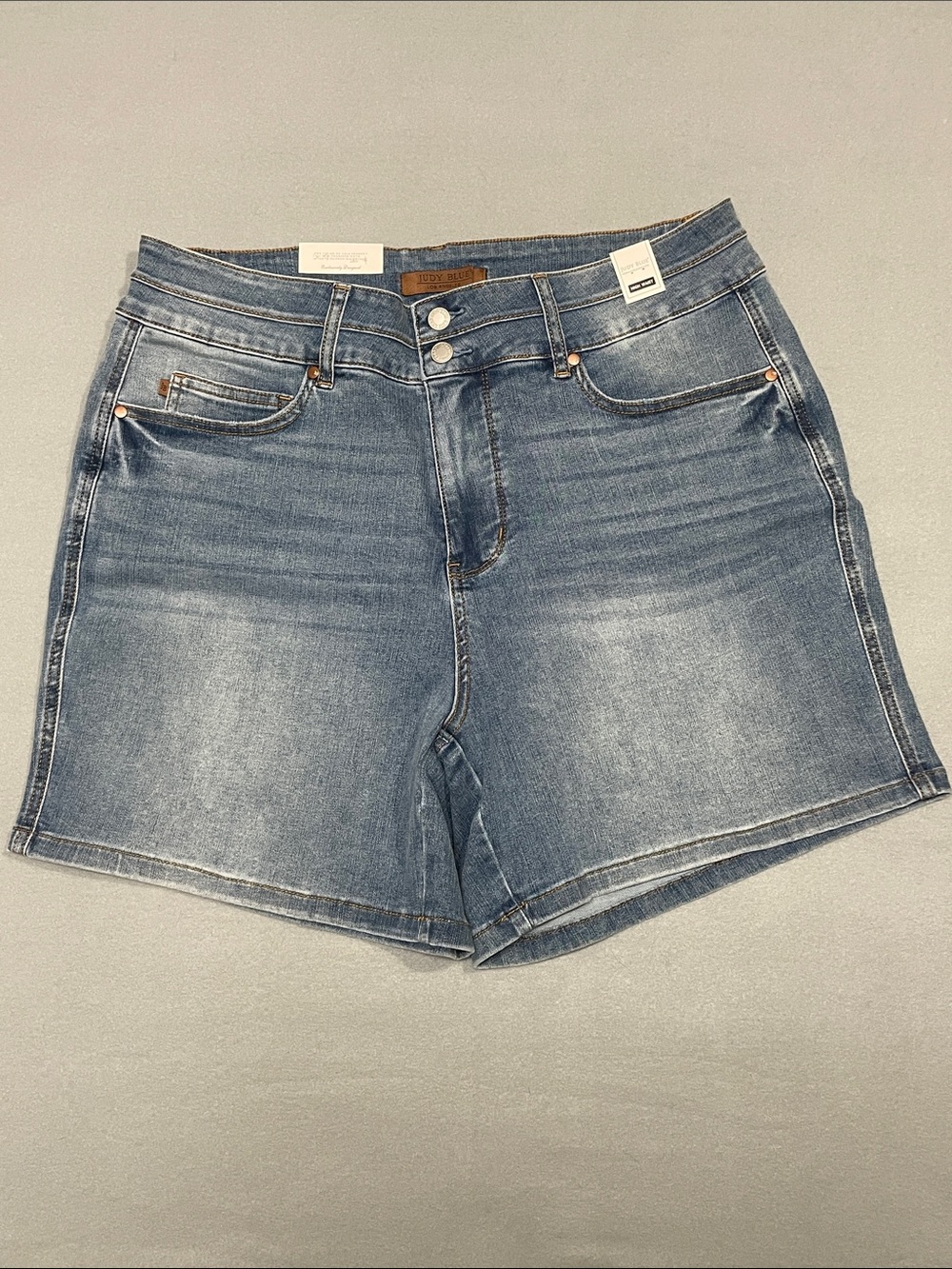 NWT Judy Blue High Waist Tummy Control Double Button Cool Denim Shorts Size 2XL